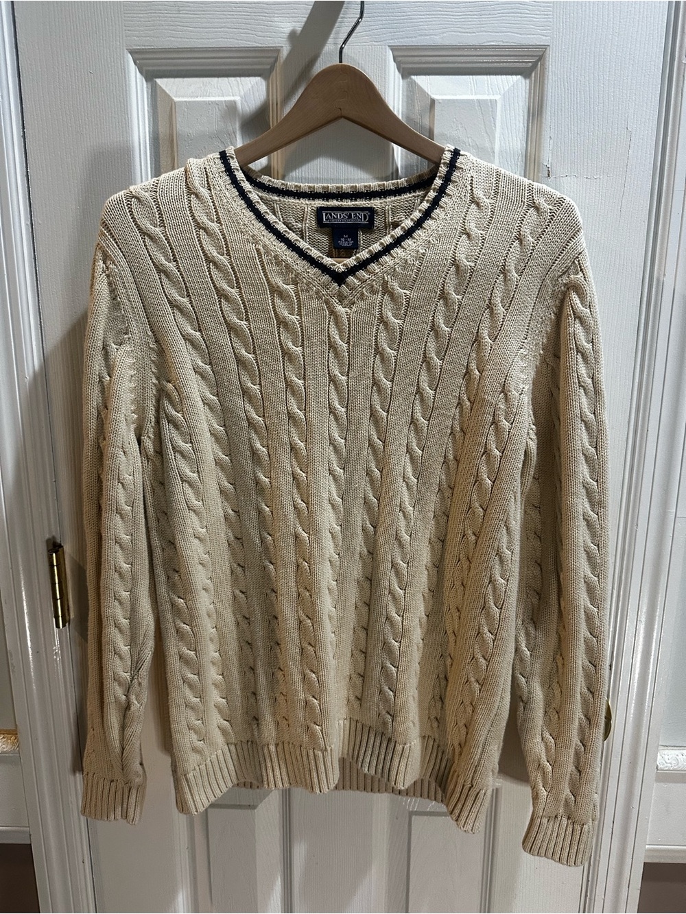 Lands End Vintage Women’s Cream V-neck Cableknit Sweater Fisherman M 10-12